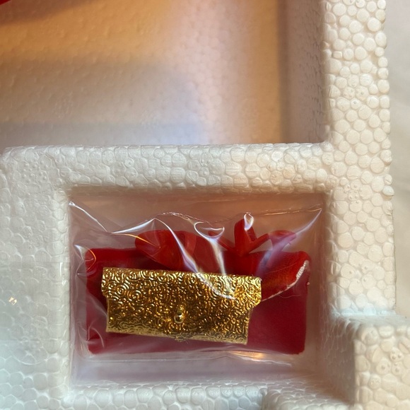 1962 Silken Flame Barbie (Brunette) - Picture 10 of 12